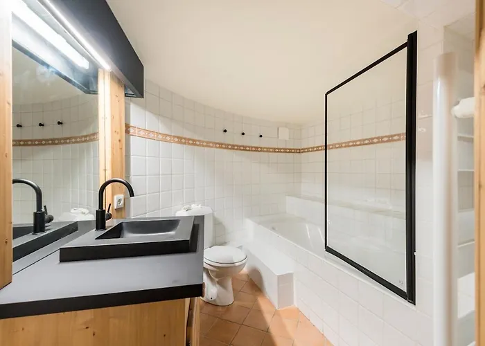 Joli Familial Centre Du Village * موجوف